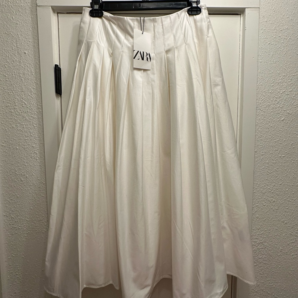 Zara Women's Cream A-Line Skirt